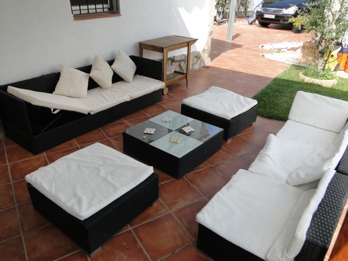 Detached Villa For 6 People In Lloret De Mar With Comunal Outdoor Swimming Pool Puigventos Екстериор снимка