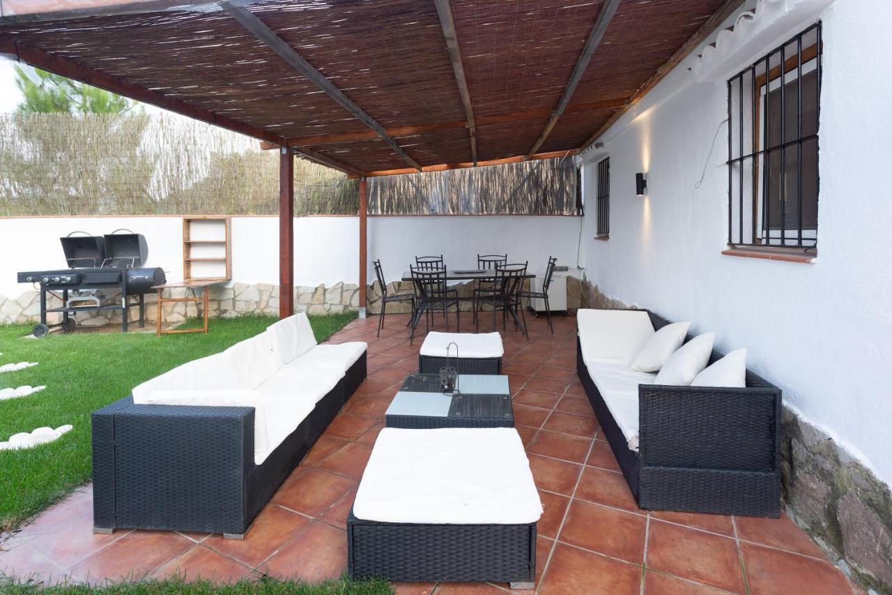 Detached Villa For 6 People In Lloret De Mar With Comunal Outdoor Swimming Pool Puigventos Екстериор снимка