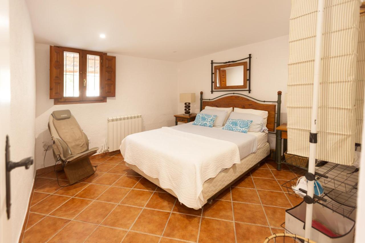 Detached Villa For 6 People In Lloret De Mar With Comunal Outdoor Swimming Pool Puigventos Екстериор снимка