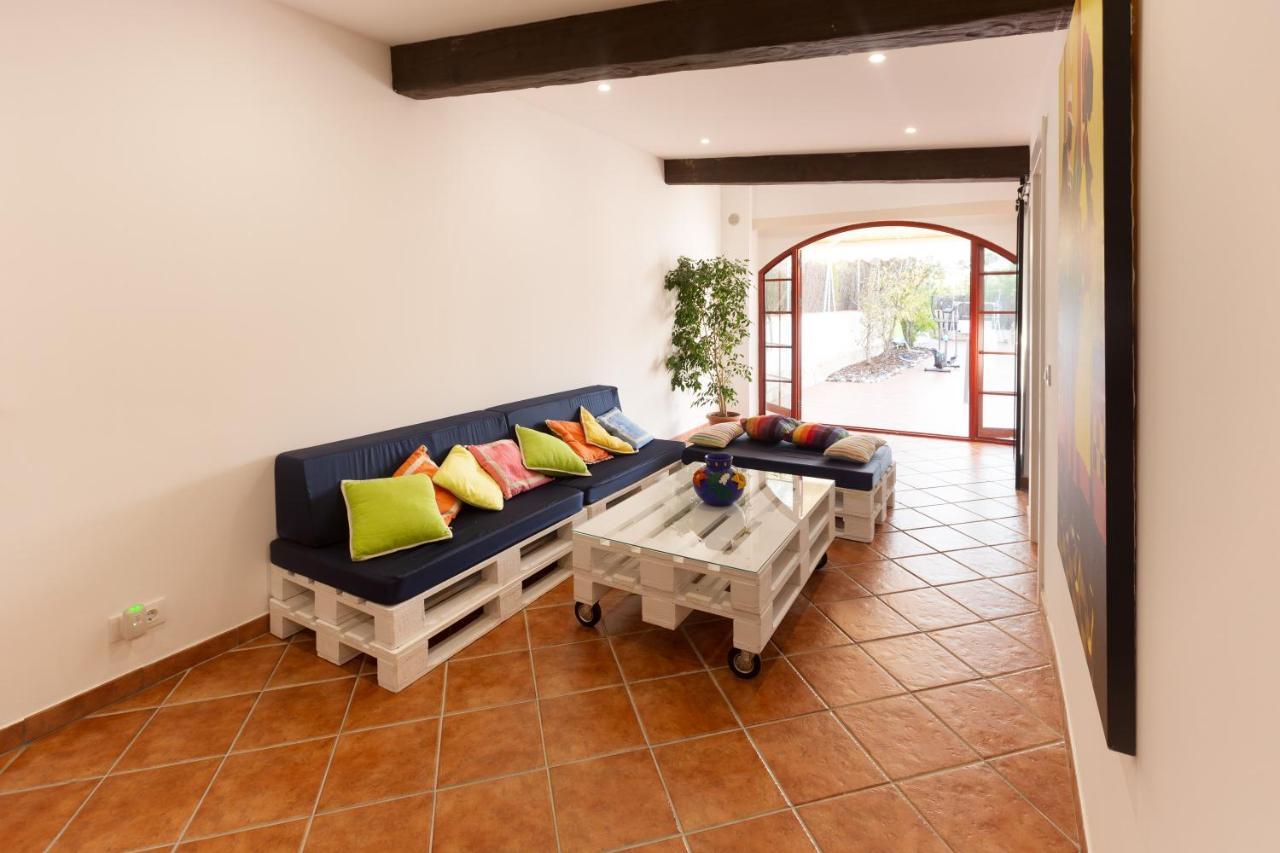 Detached Villa For 6 People In Lloret De Mar With Comunal Outdoor Swimming Pool Puigventos Екстериор снимка