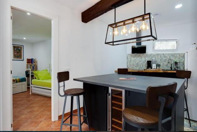 Detached Villa For 6 People In Lloret De Mar With Comunal Outdoor Swimming Pool Puigventos Екстериор снимка