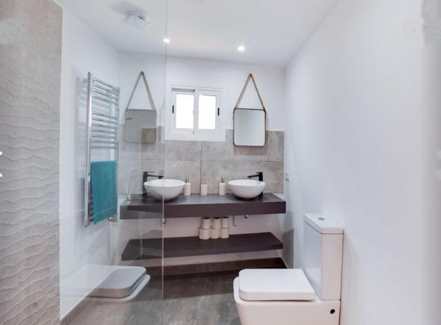 Detached Villa For 6 People In Lloret De Mar With Comunal Outdoor Swimming Pool Puigventos Екстериор снимка